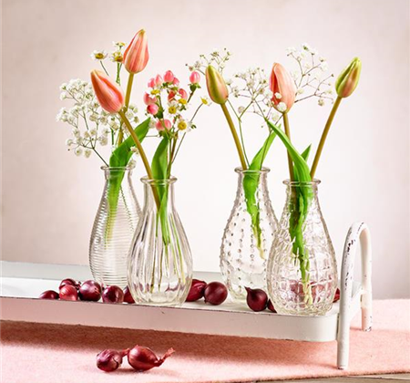 Schnittige Tischdekoration